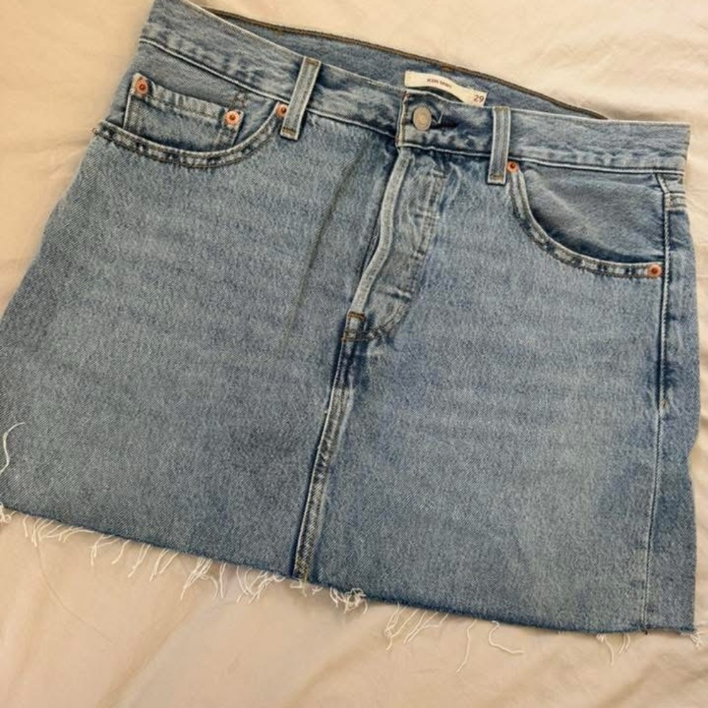 Levi’s Icon Denim skirt